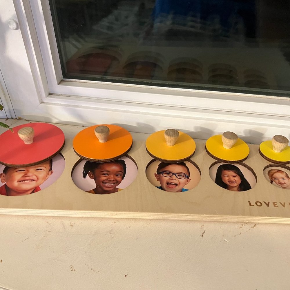 Circle of Friends Puzzle by Lovevery